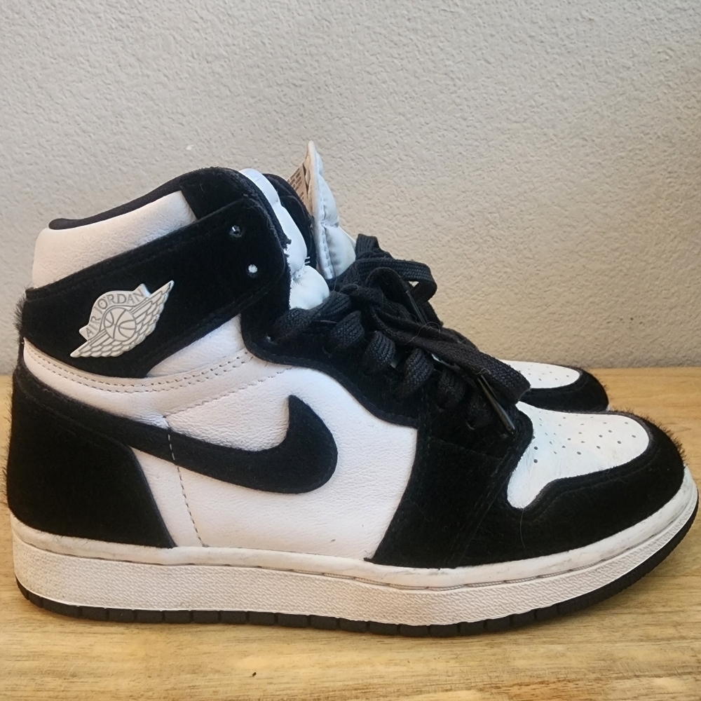 Nike Womens Air Jordan Retro 1 High Twist Shoes CD0461-007 Black White Size 6.5